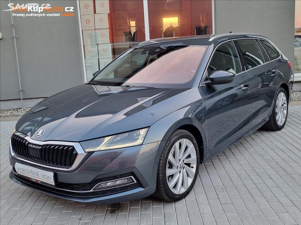 Škoda Octavia, 1.4 TSI iV 150kW DSG Style,ČR